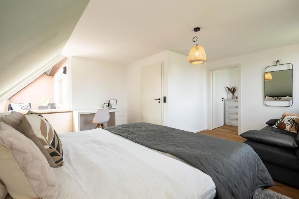 Luxury Apartment On The Rhein ビュージンゲン・アム・ホッホライン エクステリア 写真